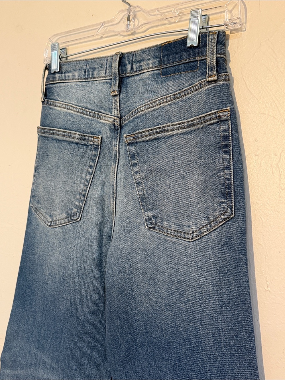 NWT Universal Thread / High Rise 70s Flare .. 0001 - Picture 10 of 13